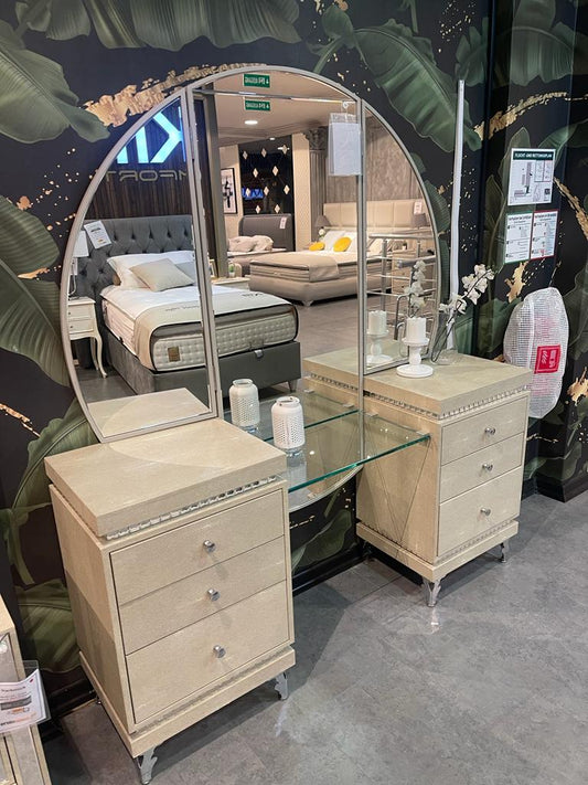 Frisierkommode mit Kunstlederbezug