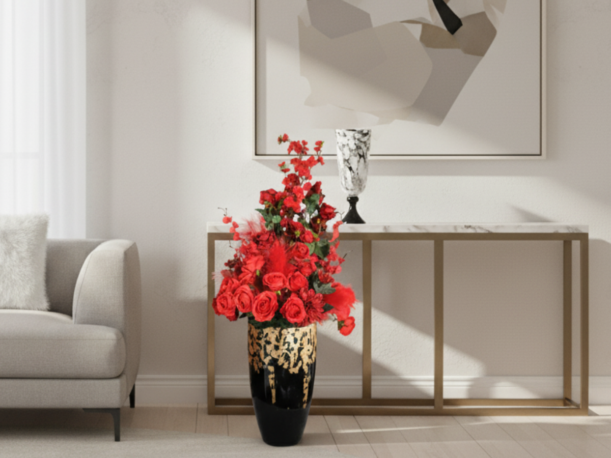 Blumen in Vase Rot/ Schwarz/ Gold