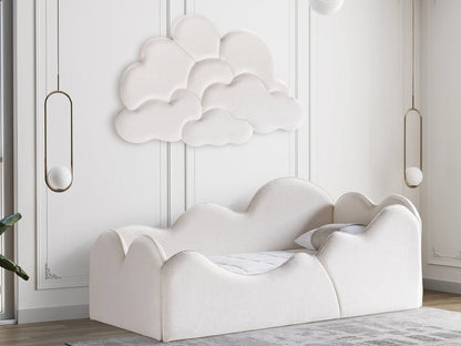 Kinderbett Noa (inkl. Wandpaneel) – Wolken-Design & Orthopädische Matratze