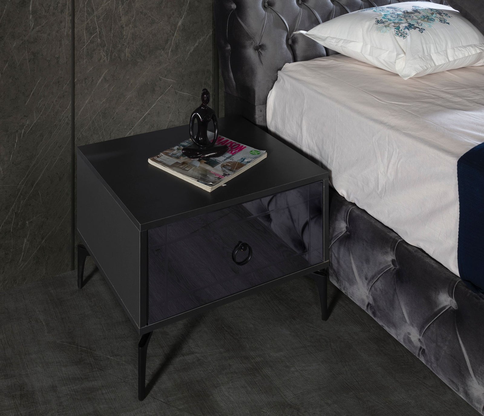 Nilüfer Nachtkommode