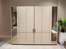 Latte Kleiderschrank