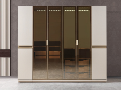 Eylül Kleiderschrank