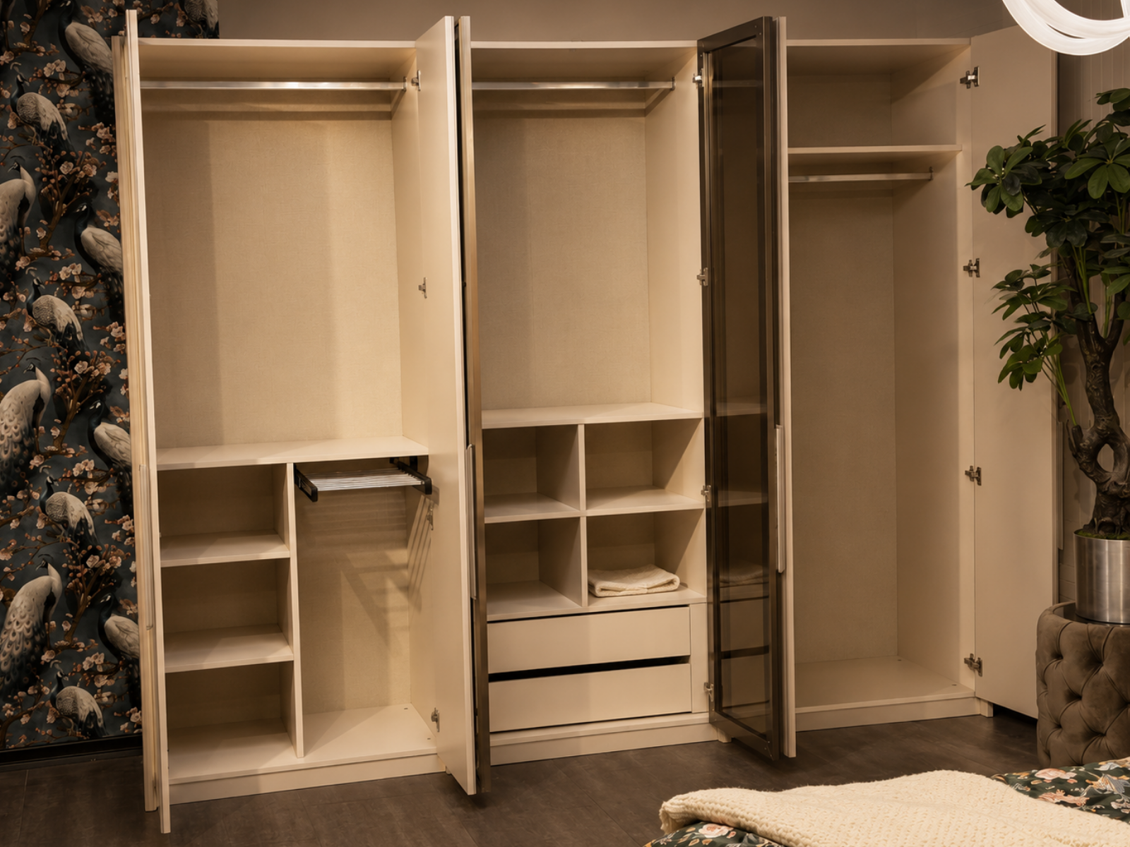 Inci Kleiderschrank