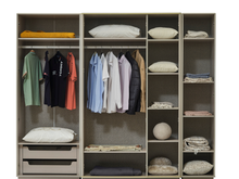 Delüx Kleiderschrank