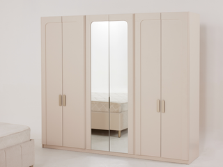 Rodosit Kleiderschrank