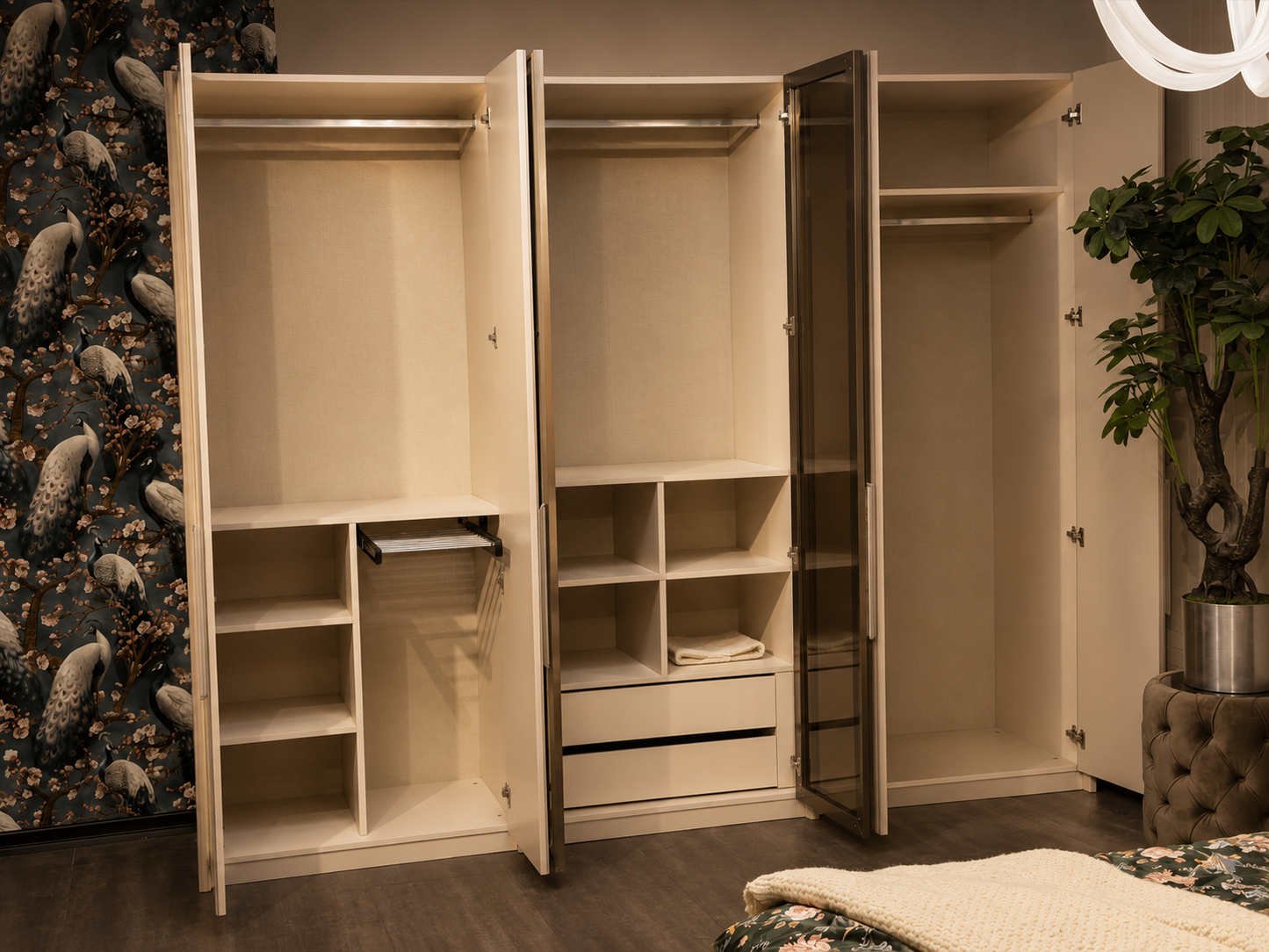 inci Kleiderschrank