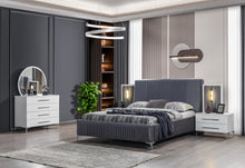 Melis Bett mit Bettkasten