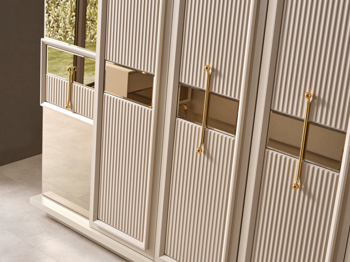 Lexus Creme Kleiderschrank