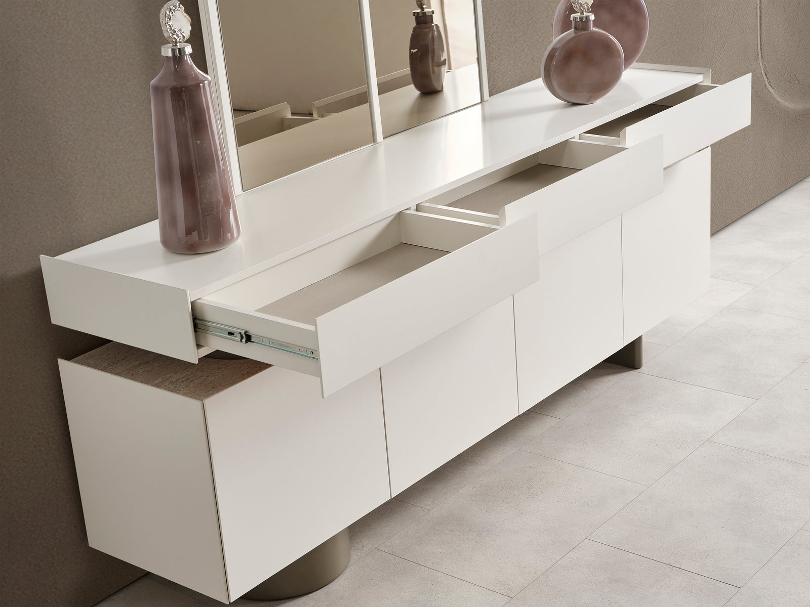 Viola Sideboard + Spiegel Weiß ( Seide)/ Matt Gold