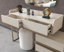 Eylül Schminkkommode