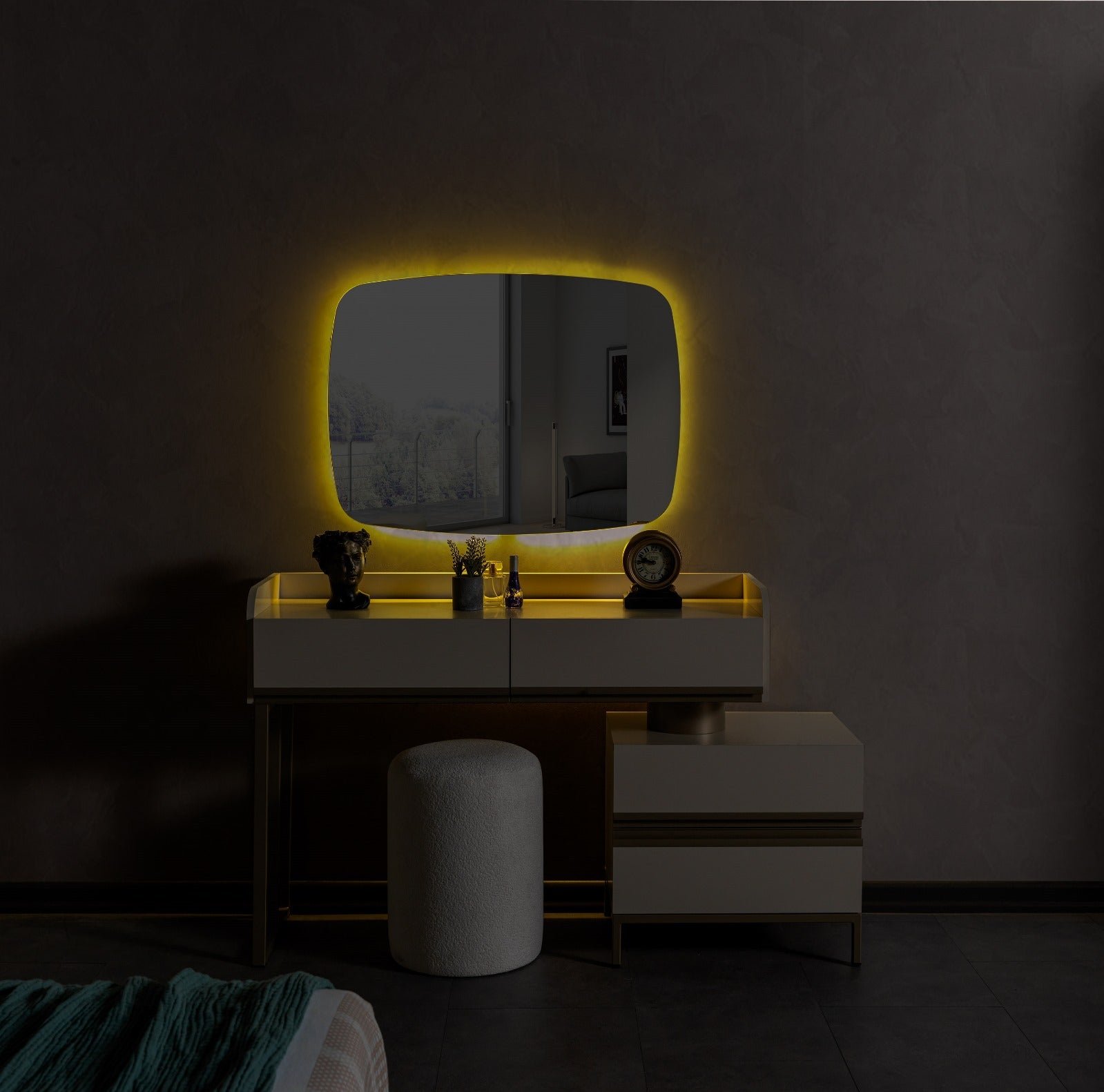 Eylül Schminkkommode