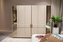 Latte Kleiderschrank