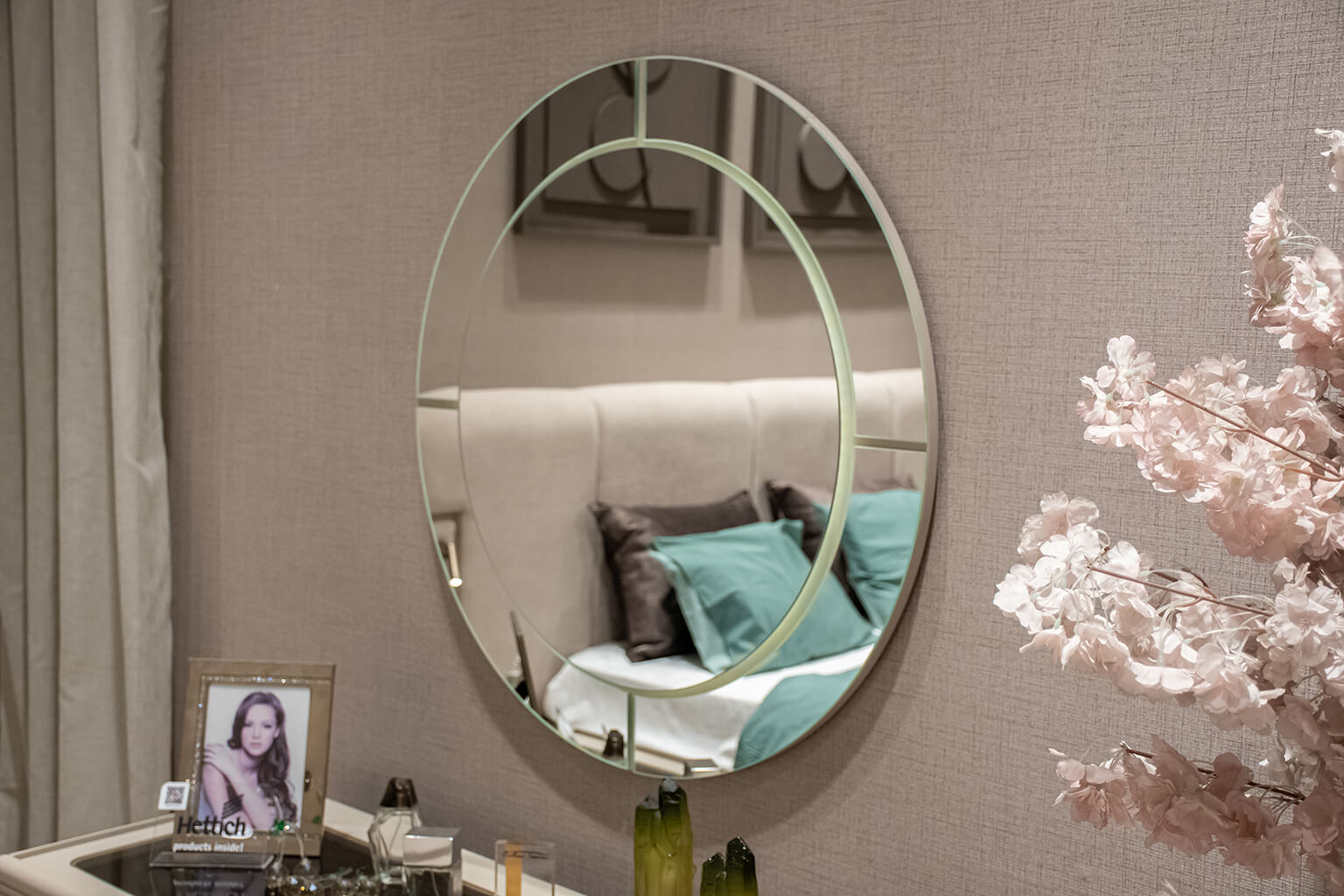 Latte Schminkkommode + Spiegel